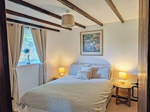 2 bedrooms, bed sheets - 2 bedroom accommodation in Woodacott, near Holsworthy (Woodacott, near Holsworthy)