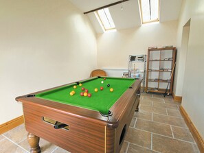 Game room - HIRST HOUSE - W41947 (Filey)