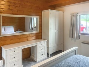 2 多间卧室、床单