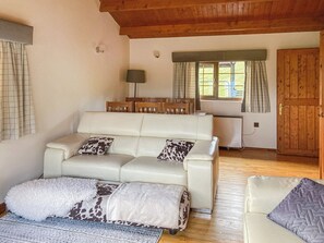 TV - 2 bedroom accommodation in Cononley, near Skipton (Cononley, near Skipton)