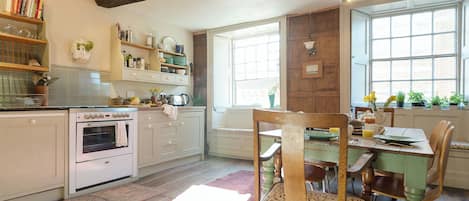 Lave-vaisselle, chaise haute