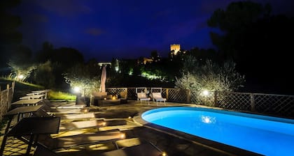 Villa Mery, casa de vacaciones en las colinas de la Riviera de Rimini, con piscina privada