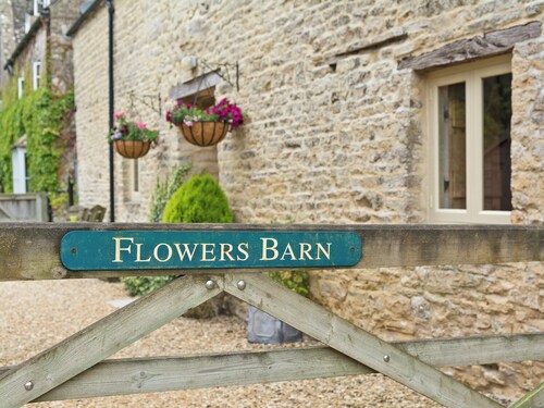 3 bedroom accommodation in Middle Duntisbourne, near Cirencester