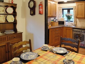 Dining - 2 bedroom accommodation in Harrop Fold, near Clitheroe (Harrop Fold, near Clitheroe)