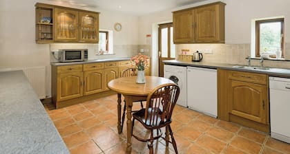 5 bedroom accommodation in Hebden, near Skipton