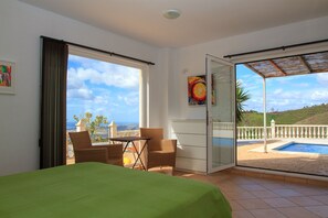 5 Schlafzimmer, Bügeleisen/Bügelbrett, kostenloses WLAN, Bettwäsche