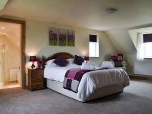 6 bedrooms, free WiFi, bed sheets