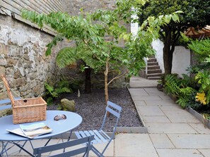 Outdoor dining - 3 bedroom accommodation in Penzance (Penzance)