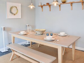 Dining - 3 bedroom accommodation in Penzance (Penzance)