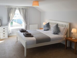 4 bedrooms, free WiFi, bed sheets