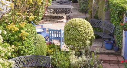 2 bedroom accommodation in St. Margarets at Cliffe, near Dover