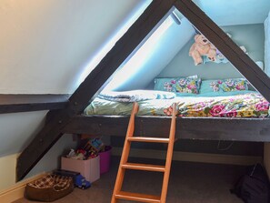 3 室のベッドルーム、WiFi (無料)、ベッドシーツ