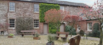 8 bedroom accommodation in Waverton, near Wigton