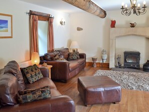 TV - 4 bedroom accommodation in Heptonstall, near Hebden Bridge (Heptonstall, near Hebden Bridge)