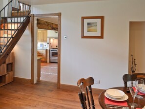 Dining - 4 bedroom accommodation in Heptonstall, near Hebden Bridge (Heptonstall, near Hebden Bridge)