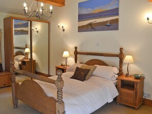 4 bedrooms, free WiFi, bed sheets - 4 bedroom accommodation in Heptonstall, near Hebden Bridge (Heptonstall, near Hebden Bridge)