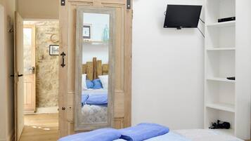 1 bedroom, free WiFi, bed sheets
