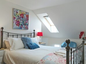 4 quartos, Wi-Fi de cortesia, roupa de cama