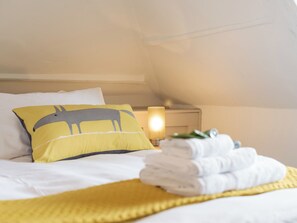 3 bedrooms, free WiFi, bed sheets