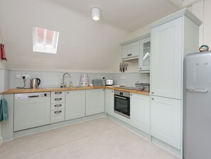 Dishwasher, high chair - 3 bedroom accommodation in Selborne, near Alton (Selborne, near Alton)
