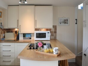 Cookware/dishes/utensils