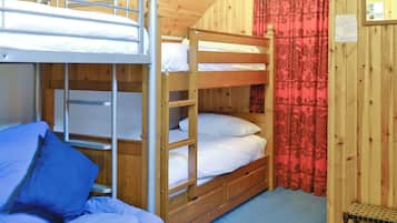 3 bedrooms, free WiFi, bed sheets