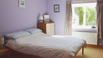 5 bedrooms, bed sheets