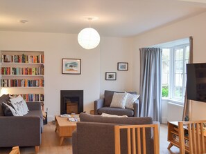 Fireplace - 3 bedroom accommodation in Penzance (Penzance)