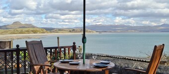 2 bedroom accommodation in Criccieth