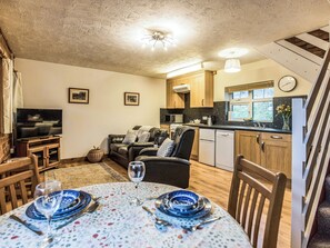 Living area - 2 bedroom accommodation in Ledbury (Ledbury)