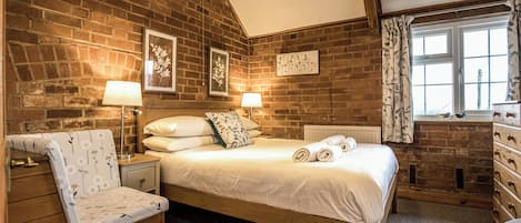 2 室のベッドルーム、WiFi (無料)、ベッドシーツ