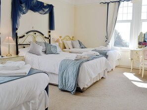 9 soverom, wi-fi (inkludert) og sengetøy