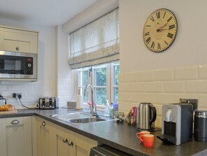 洗碗机、高脚椅、厨具/餐具