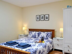 3 bedrooms, free WiFi, bed sheets - 3 bedroom accommodation in Allonby, near Maryport (Allonby, near Maryport)