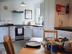 Dishwasher, high chair, cookware/dishes/utensils - 1 bedroom accommodation in Willingham, near Cambridge (Willingham, near Cambridge)