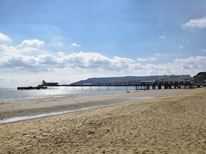 Beach - 3 bedroom accommodation in Sandown (Sandown)
