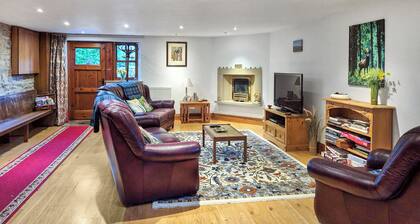 3 bedroom accommodation in Salterforth, near Barnoldswick