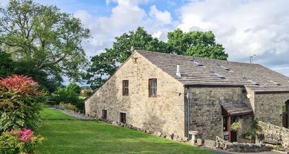 3 bedroom accommodation in Salterforth, near Barnoldswick