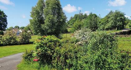 3 bedroom accommodation in Salterforth, near Barnoldswick