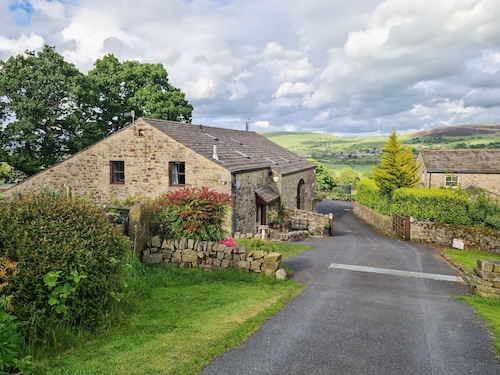 3 bedroom accommodation in Salterforth, near Barnoldswick