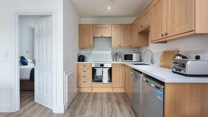 Private kitchen - Greylag Goose - UKC2110 (Wroxham, near Norwich)