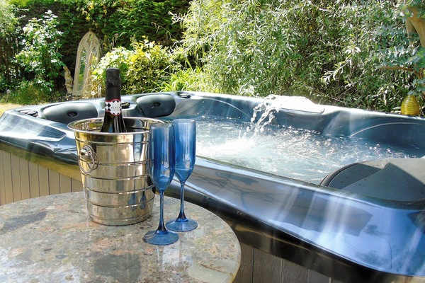 Private hot tub | The Coach House, Saham Toney, near Thetford