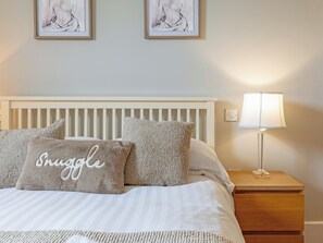 5 bedrooms, free WiFi, bed sheets