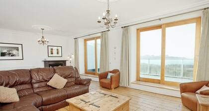 6 bedroom accommodation in Trearddur Bay, Anglesey