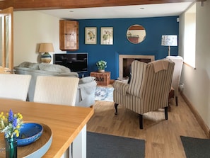 TV - 2 bedroom accommodation in Stainton, Penrith (Stainton, Penrith)