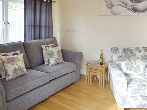 Living area - 1 bedroom accommodation in Marazion (Marazion)