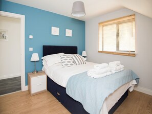 4 quartos, Wi-Fi de cortesia, roupa de cama