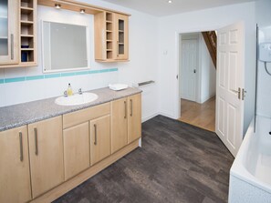 Towels - 4 bedroom accommodation in Perranporth (Perranporth)