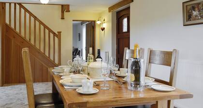 2 bedroom accommodation in Dearham, near Maryport