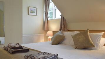 2 bedrooms, WiFi (free), bed sheets